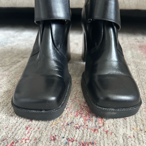 Unisa Leather Ankle Bootie - Picture 6 of 14